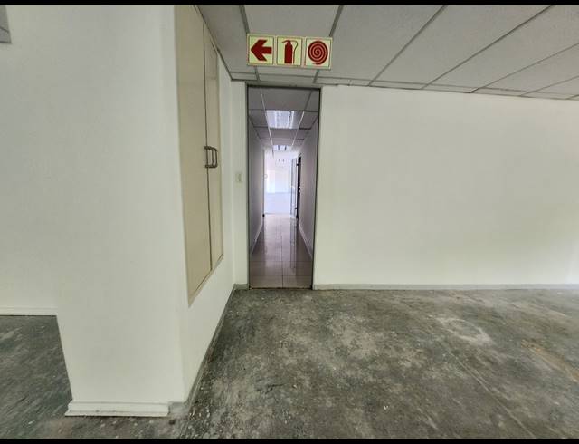 683M² OFFICE TO LET IN RANDJESPARK